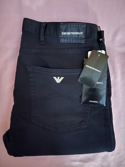 Wyprzedaż spodnie męskie Emporio Armani.