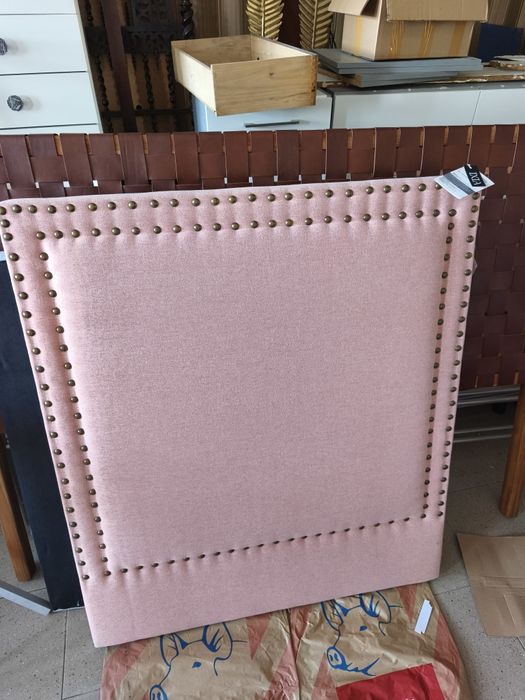 Cabeceira rosa claro