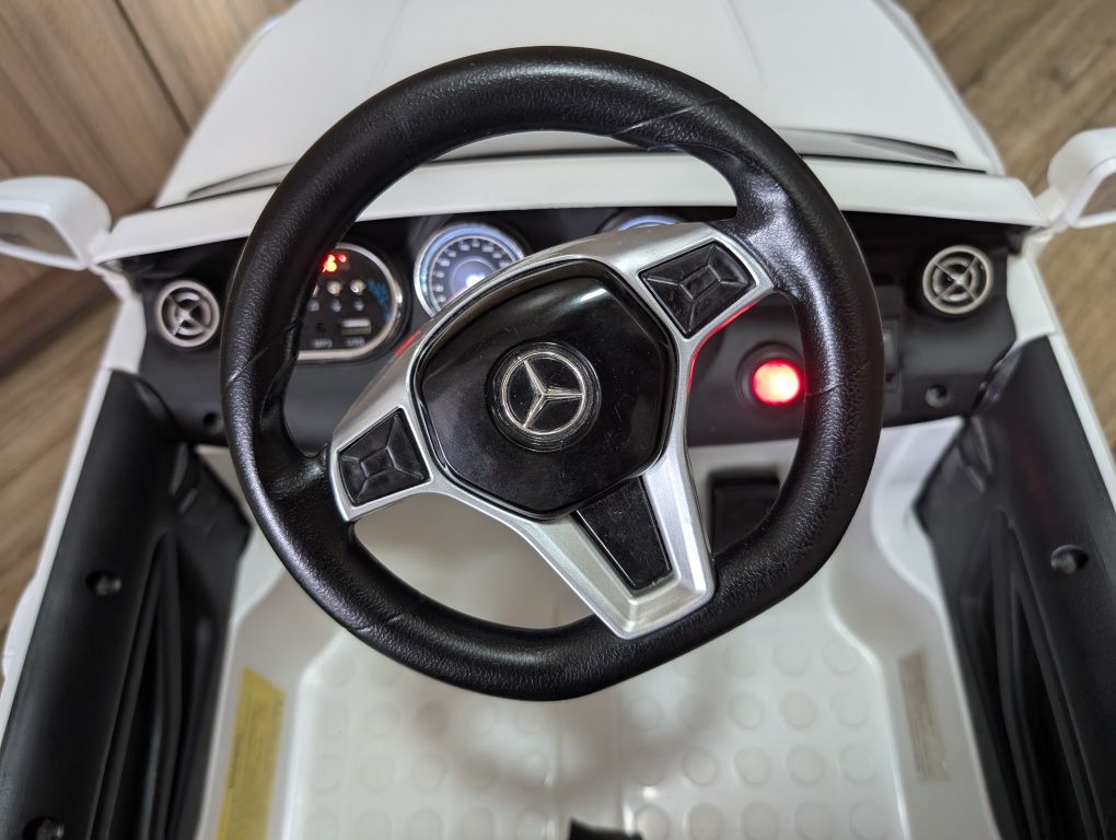Mercedes GLA45 Auto na akumulator EVA SKÓRA PILOT