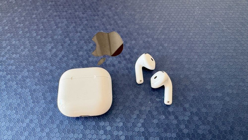 Słuchawki bezprzewodowe Apple AirPods 4. generacji z ANC