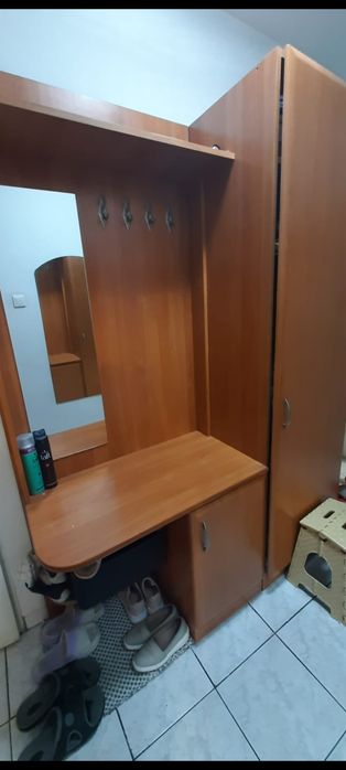 Garderoba z lustrem do przedpokoju