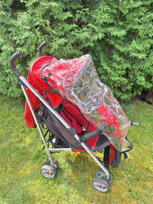 Wózek spacerowy, lekki i zajmujacu malo miejsca po zlozeniu