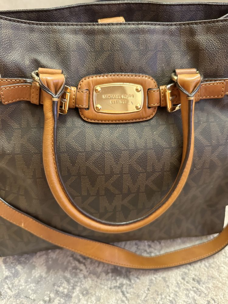 MICHAEL KORS Hamilton Large MK Signature Brown