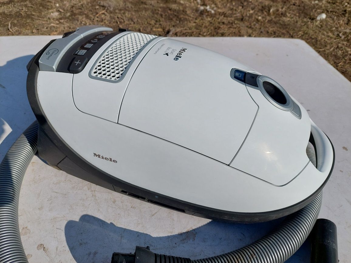 Odkurzacz miele s8340