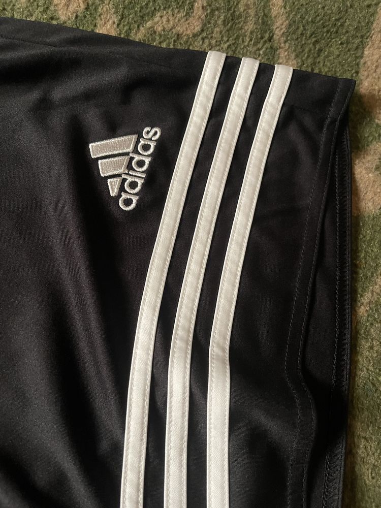 Calções Adidas pretos