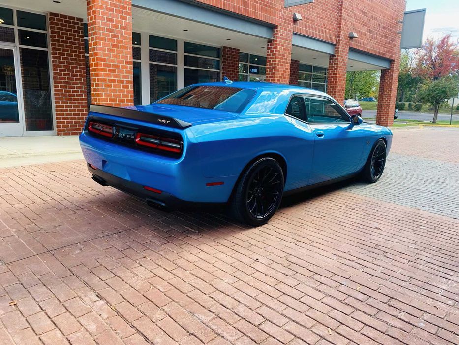 Dodge Challenger SRT Hellcat      2016