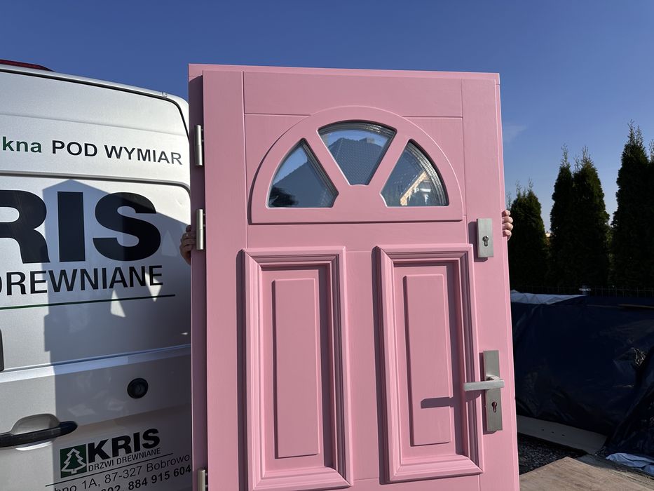 Drzwi zewnętrzne drewniane Angielskie  Czyste Powietrze Różowe