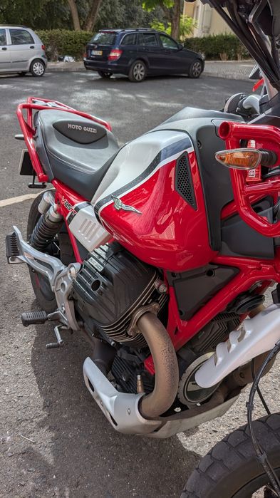 Moto Guzzi V85TT