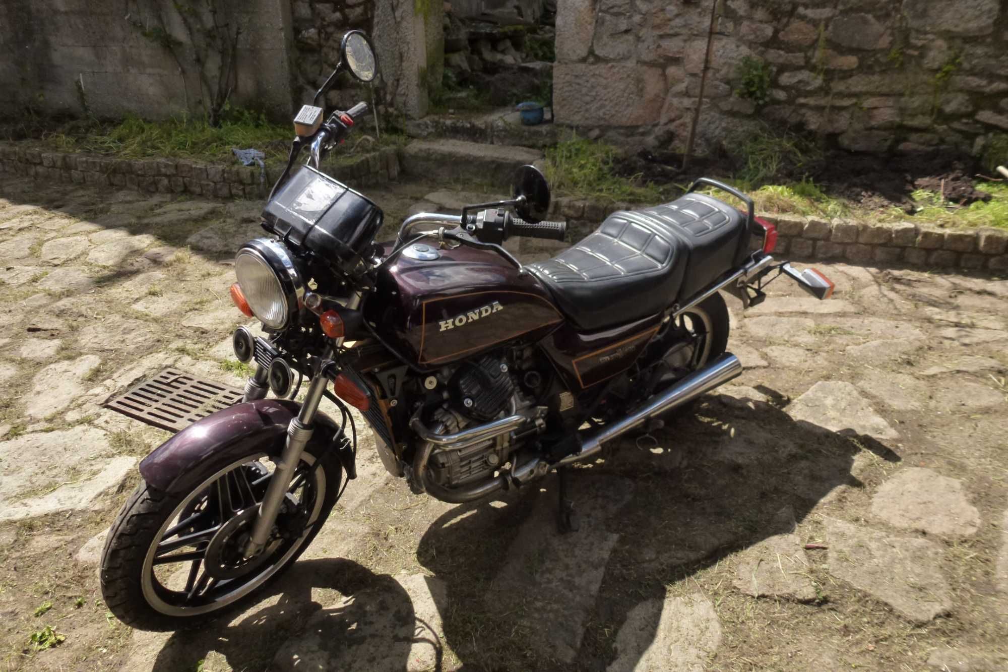 Mota Honda GL500 SilverWing Interstate (importada América)