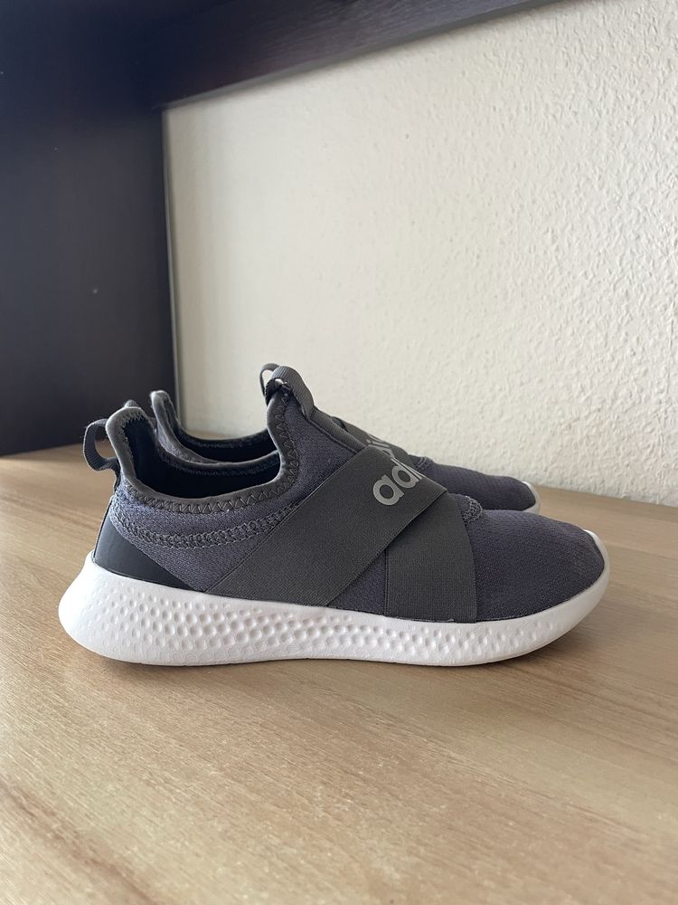 Мокасини Adidas жіночі 37 розмір