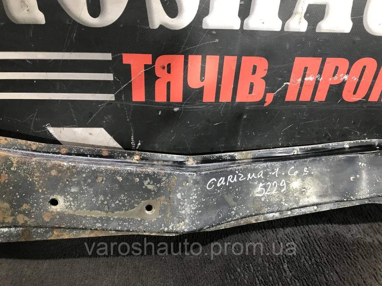 Балка двигуна передня (поперечна) Mitsubishi Carisma MR130518 5229