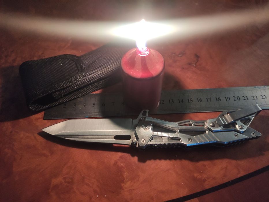 Nóż Transformersów.