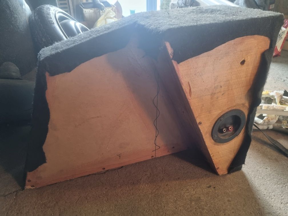 Skrzynia w boczek Golf 4 IV vw tuba subwoofer głośnik volkswagen bok