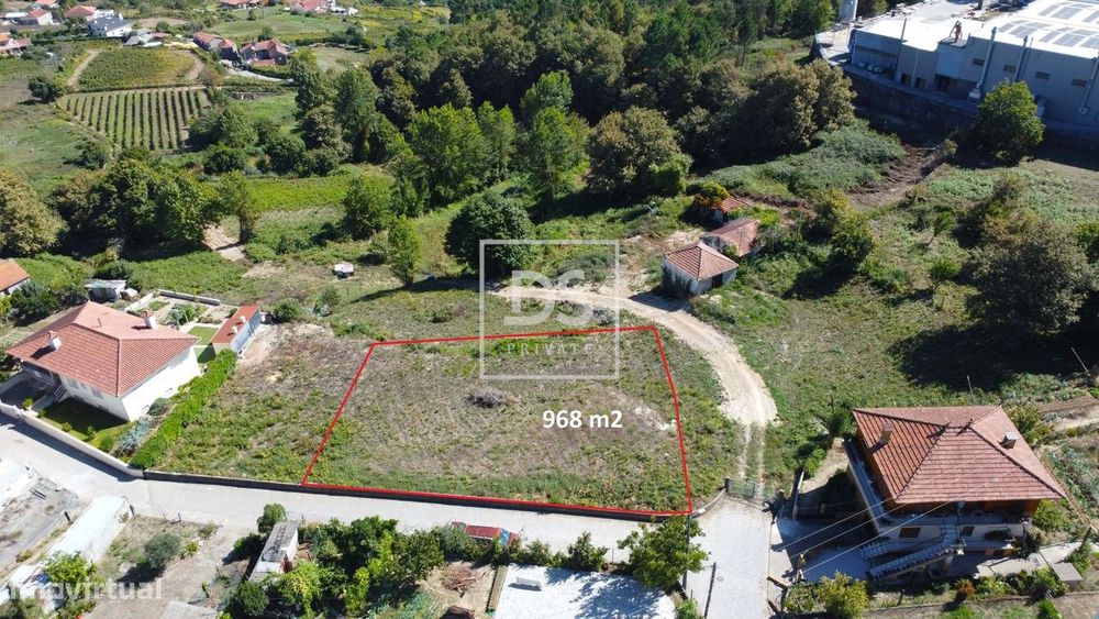 Terreno urbano com 968m2, em Freixo de Cima – Amarante