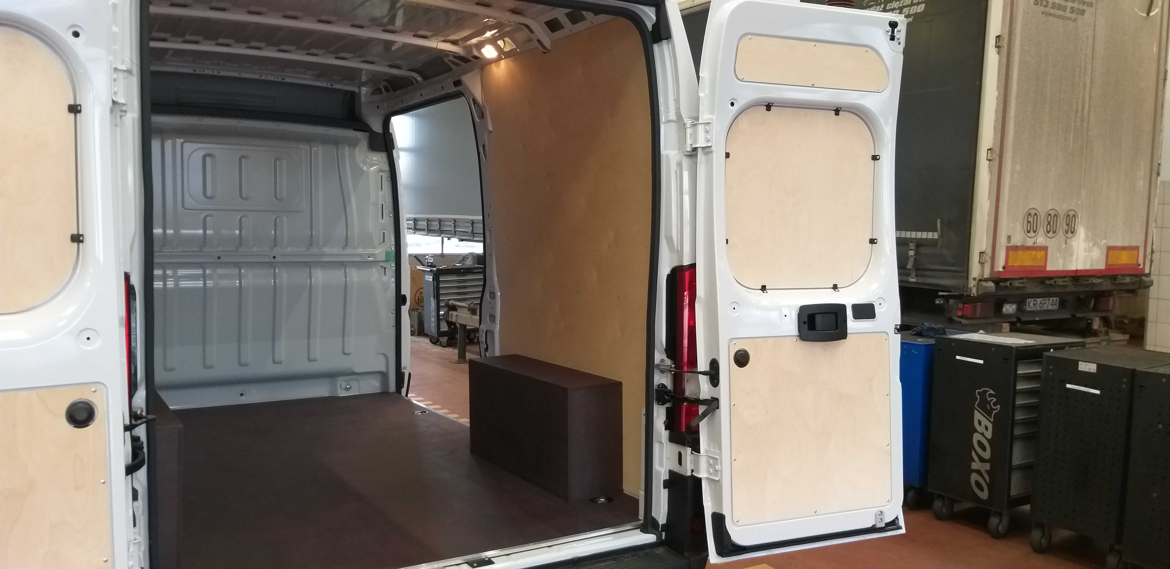 Zabudowa przestrzeni ładunkowej Fiat Ducato Opel Movano L4H2 sklejka