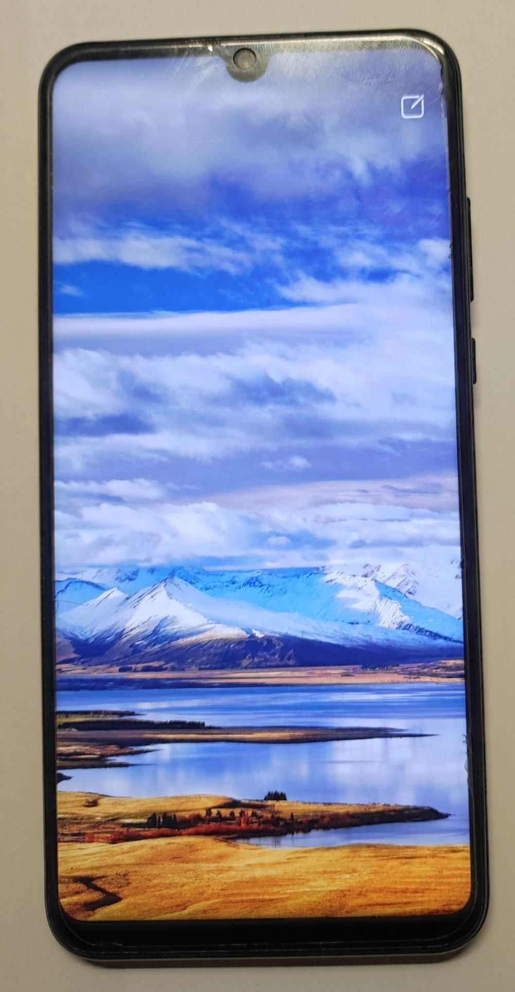 Смартфон Huawei P30 lite