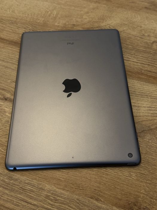iPad 9.° Geração 10,2" Wi-Fi - 64GB