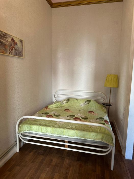 Сдам([хозяйка) для одной женщины 2 комн.со своей кухней ул.Осипова 22