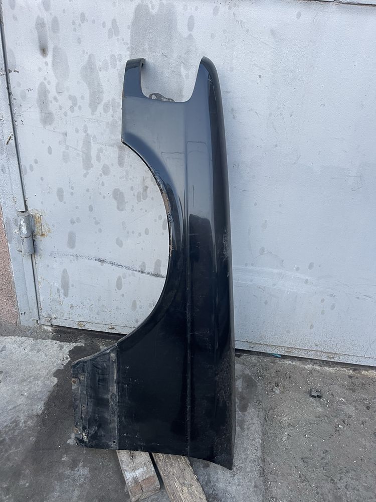 Крила передні Mercedes W126  W210 W190