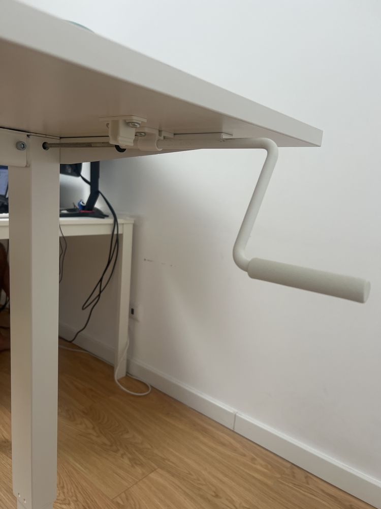 Mesa IKEA - modelo TROTTEN
