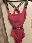 Strój kąpielowy Calvin Klein cut out one piece CK jednoczęściowy różow