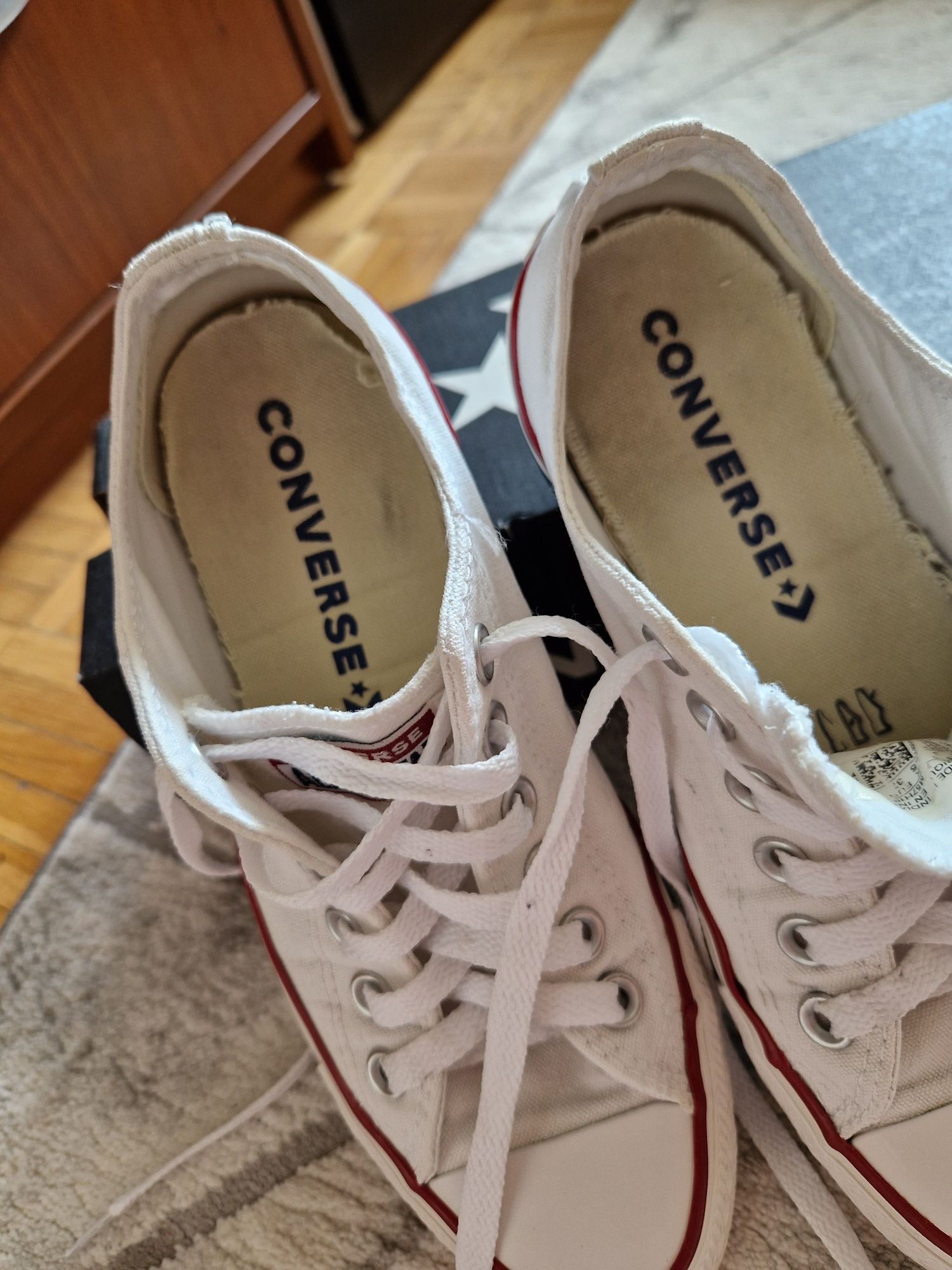 Damskie/młodzieżowe BIAŁE trampki firmy CONVERSE roz 37