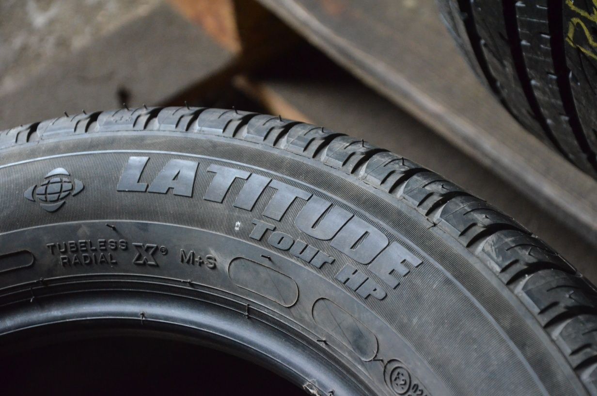 Резина шини колеса літо літні 235 55 r17 Gtyres