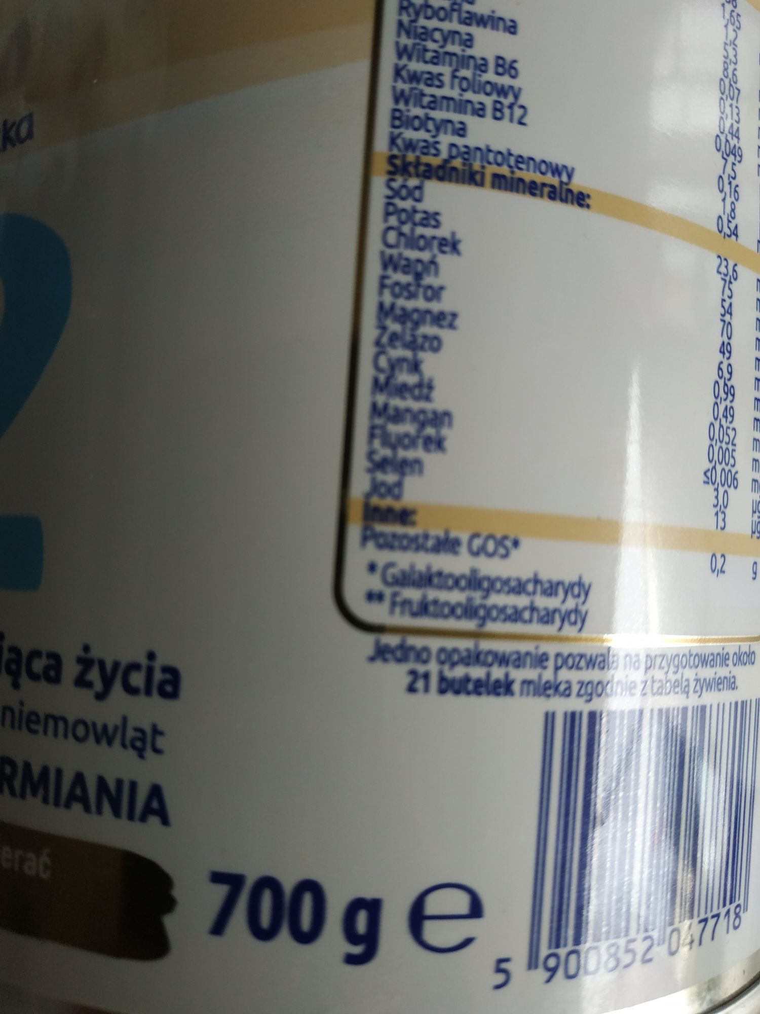 Metalowe puszki po mleku