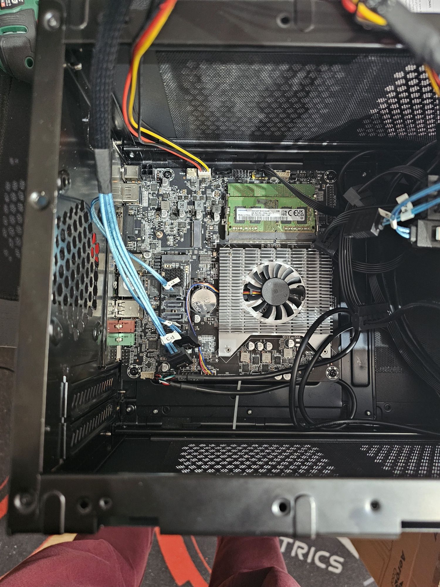 Servidor mini itx nas 15w tdp