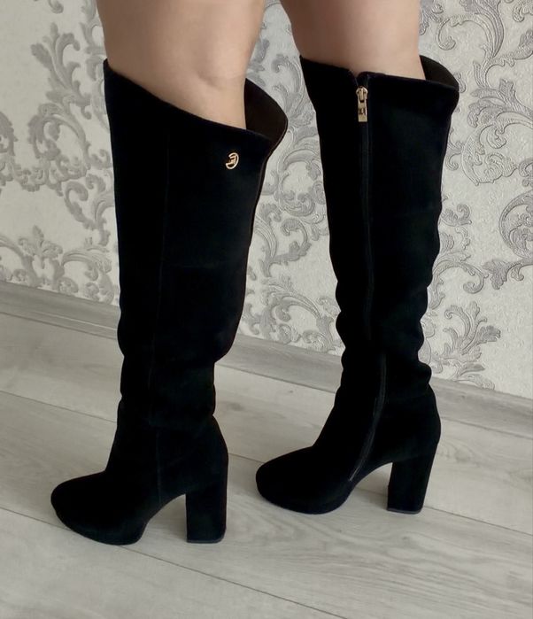 Ботфорды замшевые на каблуке