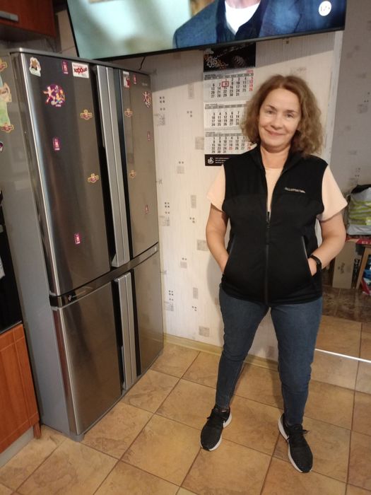 Няня выходного дня и почясово  для прогулок.