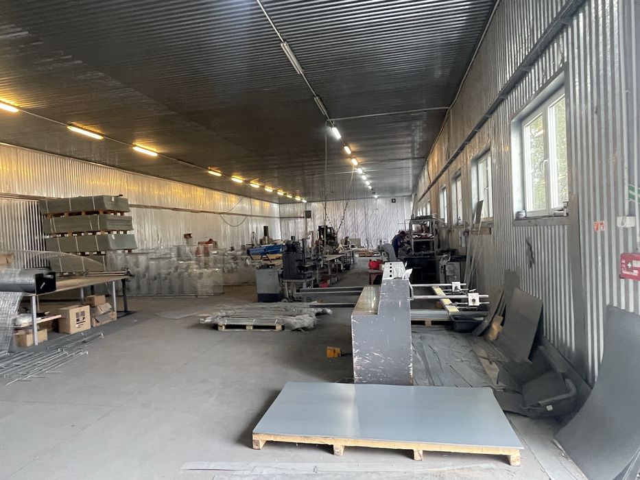 Wynajmę halę produkcyjno - magazynową pow 900 m2 z zapleczem socjalnym