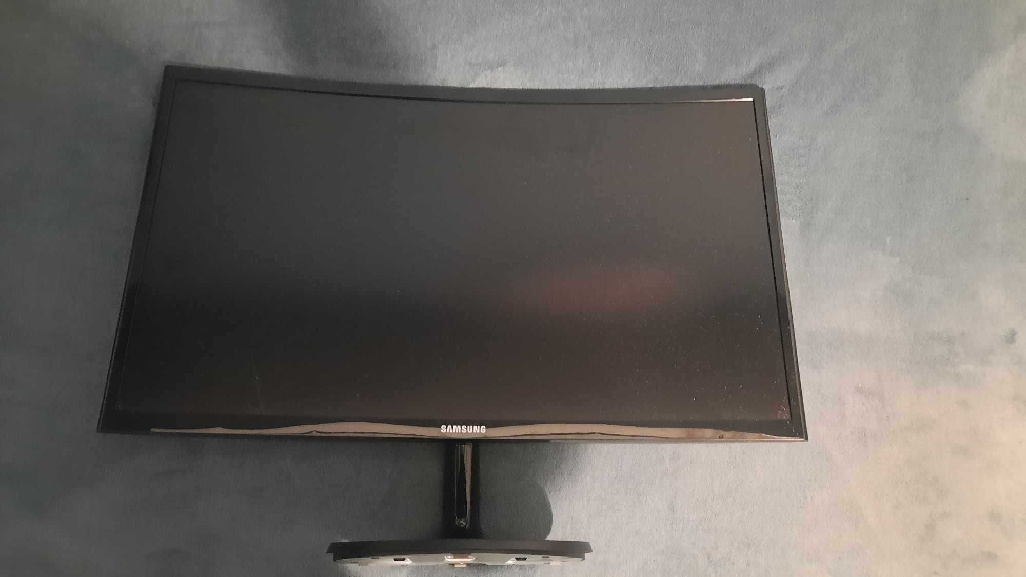 Monitor SAMSUNG LC24F390FHUXEN *zniszczona matryca*