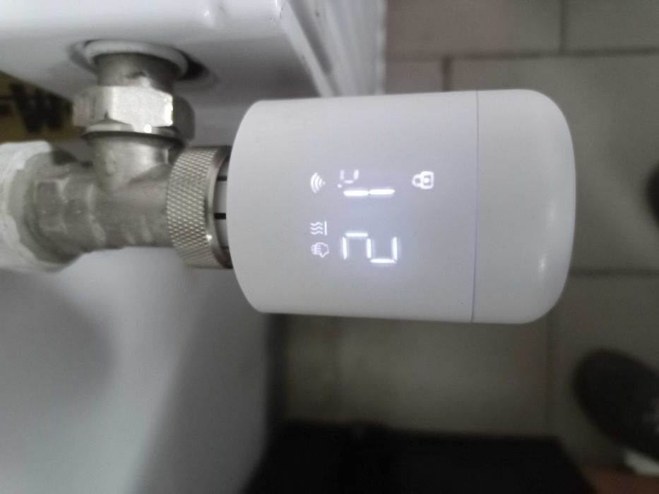 Термоголовка WiFi Tuya Smart Life термостат на радиатор батарею