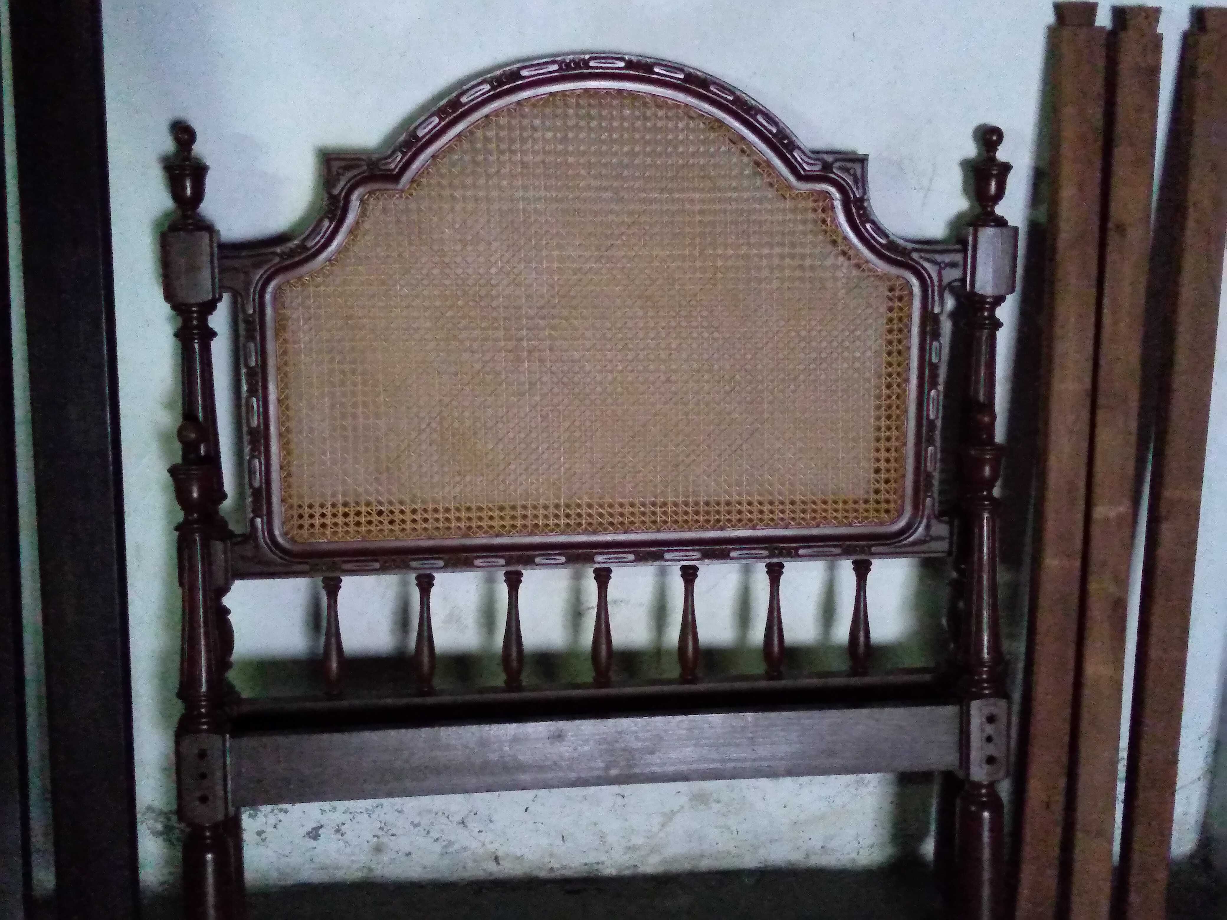 Cama de palhinha nova