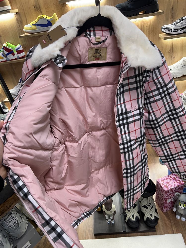 Куртка Supreme x Burberry Shearly Down Jacket Pink Logo