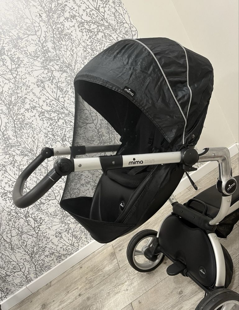 Wózek Mima nosidelko z bazą cybex