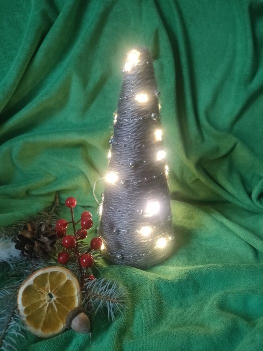 Choinka świecąca ręcznie robiona