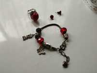 Conjunto em fantasia de pulseira, anel e brincos