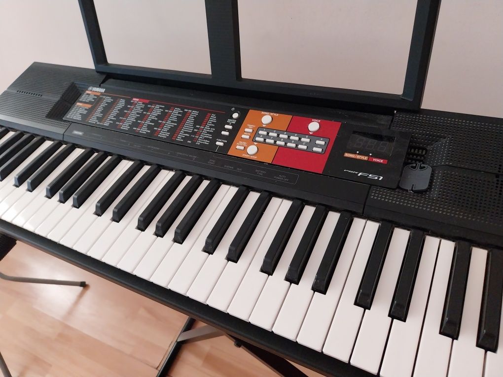 Keyboard Yamaha PSR F51