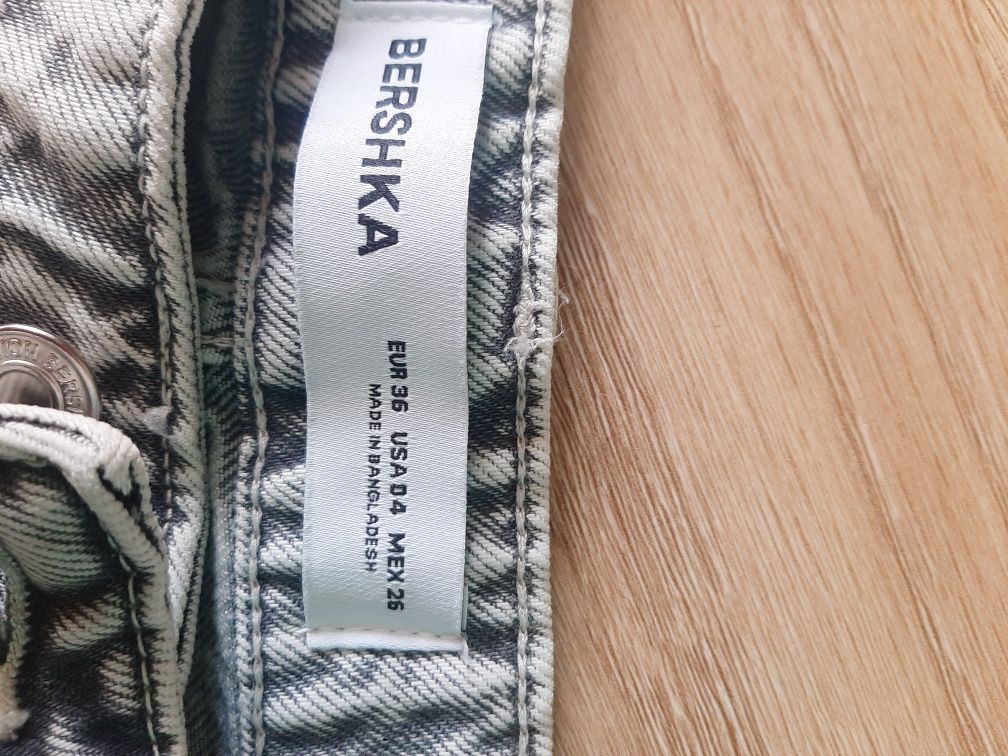 Jeansy Bershka r.36