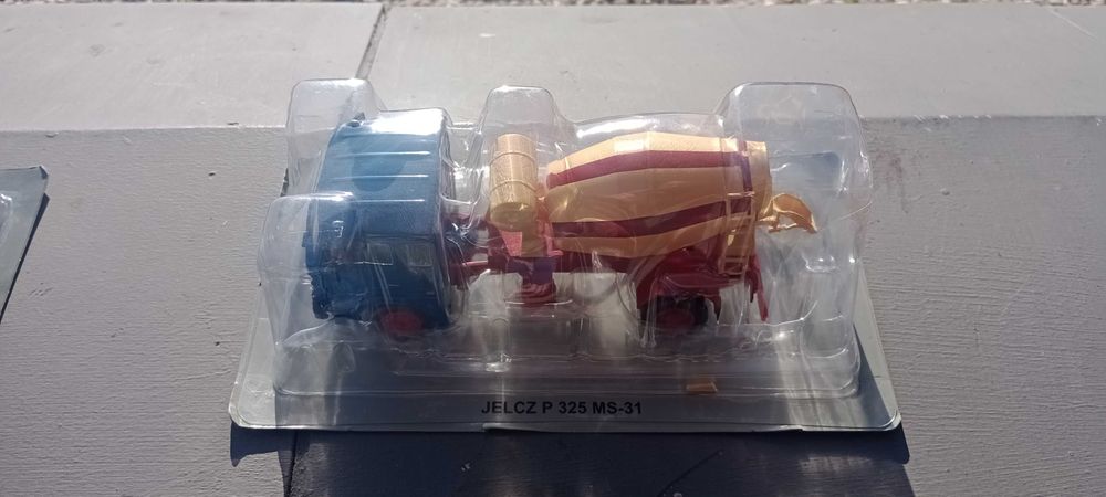 Sprzedam modele ciężarówek skala 1:43