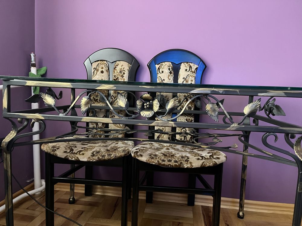 Sprzedam stół metalowy do salonu