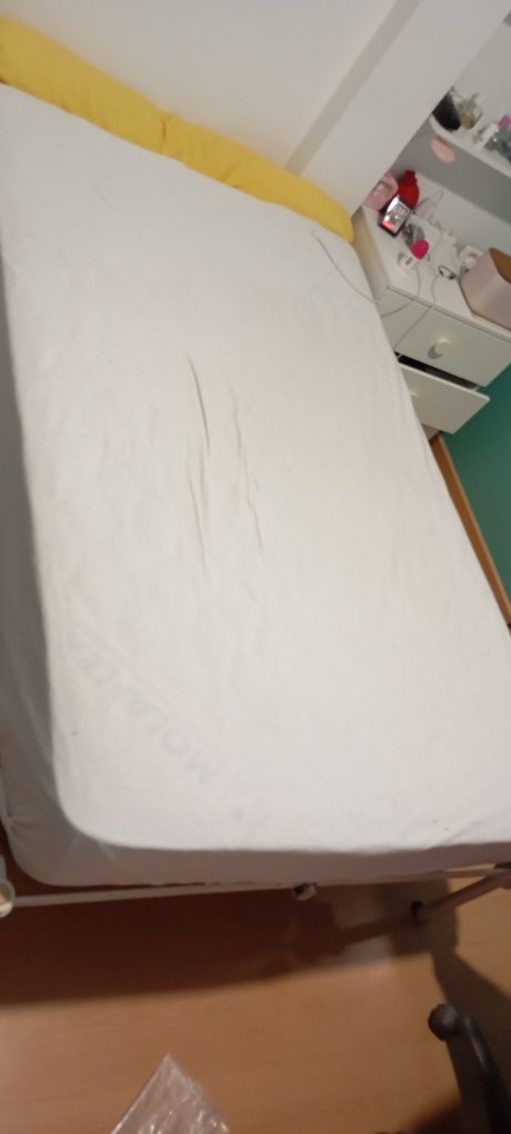 Cama solteiro 1,85x1,30 vendo