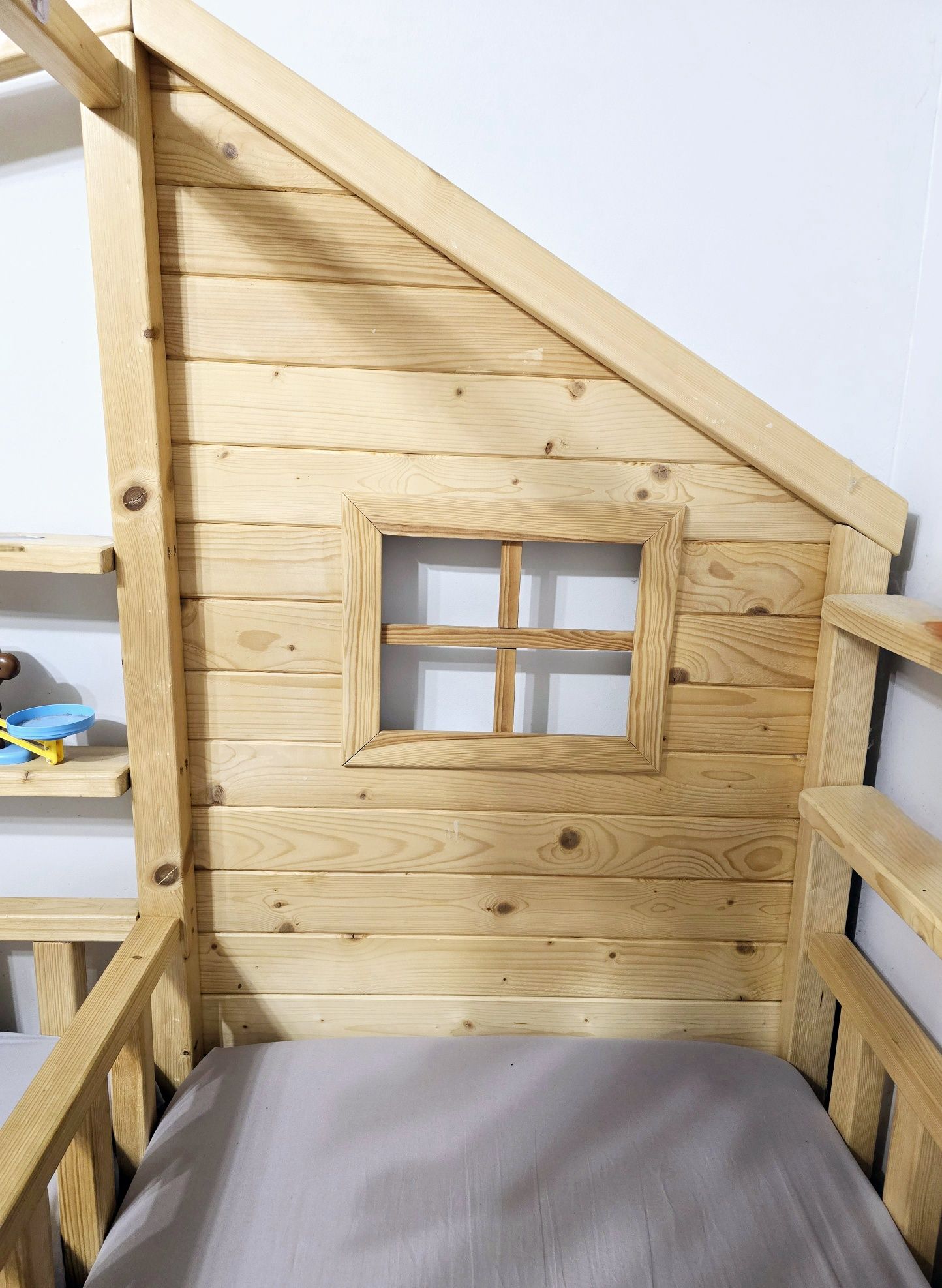Łóżko domek podwójne 180x80 i 160x80 z materacami termoaktywnymi, L