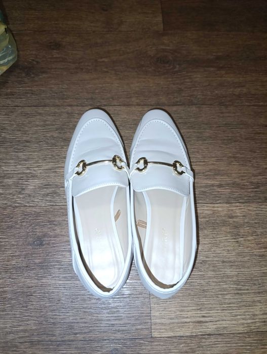 Лофери жіночі бежеві