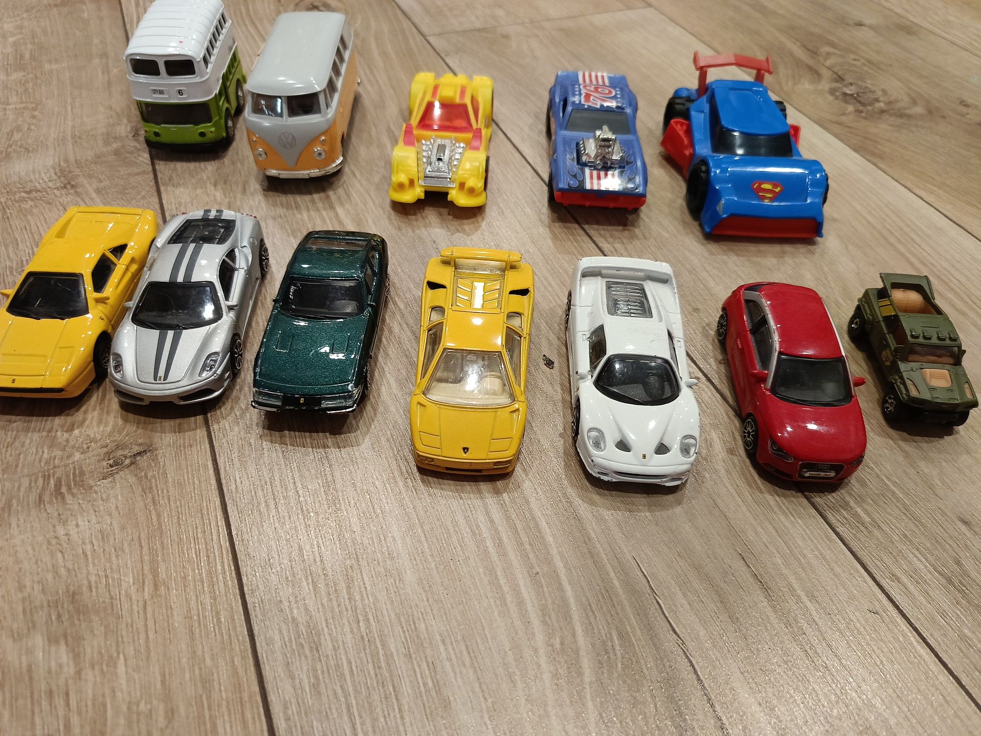 Resoraki duże, ferrari, Lamborghini, audi 12 szt.