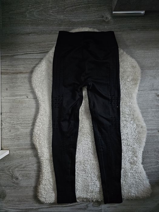 Legginsy gymshark Rozmiar S Czarne Spodnie gymshark Wysoki stan