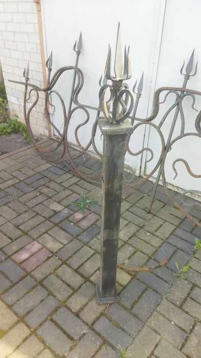 Паркан кований 4.5 м. Довжина 1.5 висота.