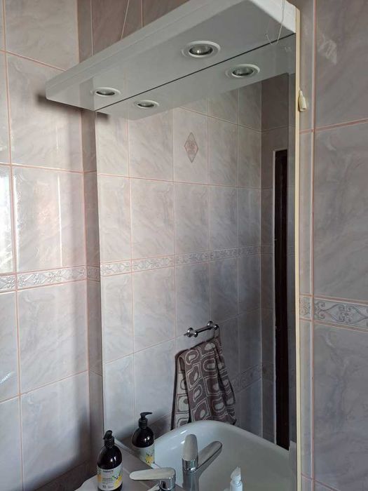 Lustro łazienkowe z podświetleniem